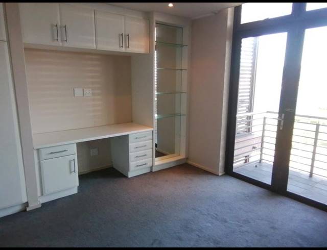 2 BEDROOM APARTMENT TO LET IN POINT WATERFRONT